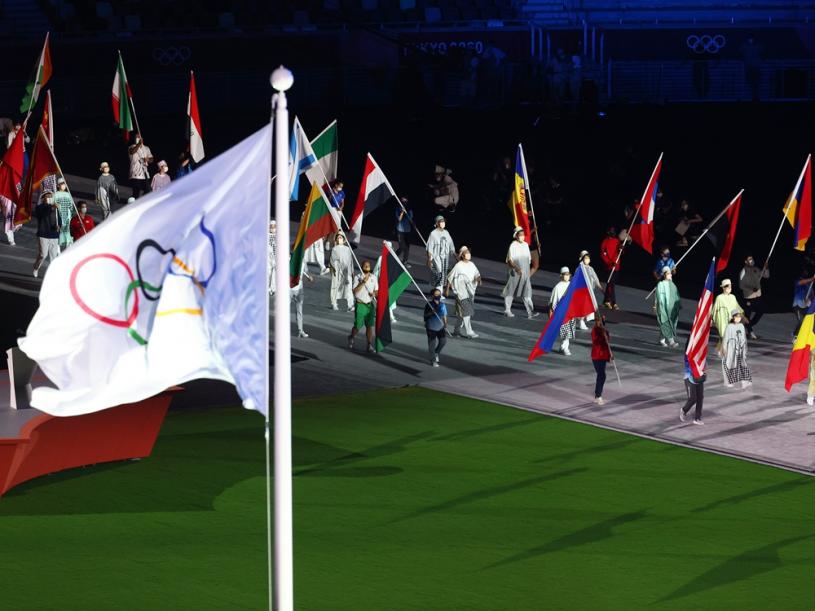 東京奧運|市民聚商場觀看閉幕禮 劉慕裳代表香港持區旗進場 | 多倫多 | 加拿大中文新聞網 - 加拿大星島日報 ...