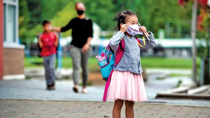 ■现时卑诗省幼稚园至12年班所有学生，都要戴口罩。	CBC资料图片