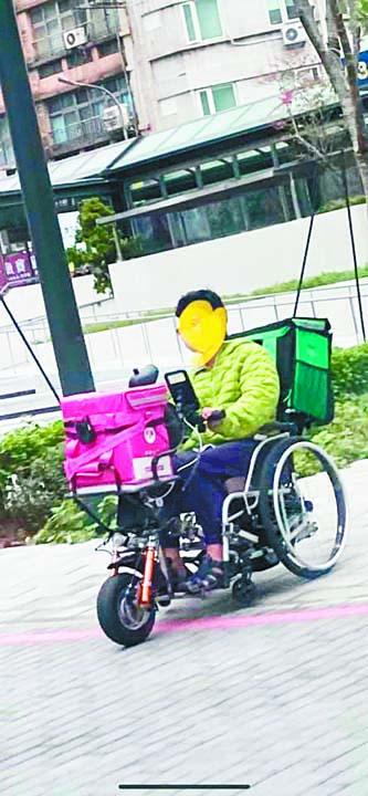 ■郁方分享圖片，殘疾外賣
員騎著改造過的三輪電動車。