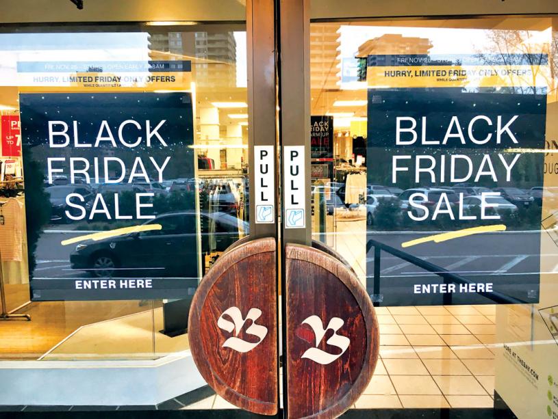 ■大型零售商「黑五」折扣戰提前開打。星島記者攝