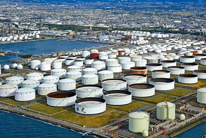 日本千葉縣市原市的儲油設施。