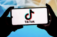 TikTok跃升最受欢迎网站  升6级抢走Google一哥位