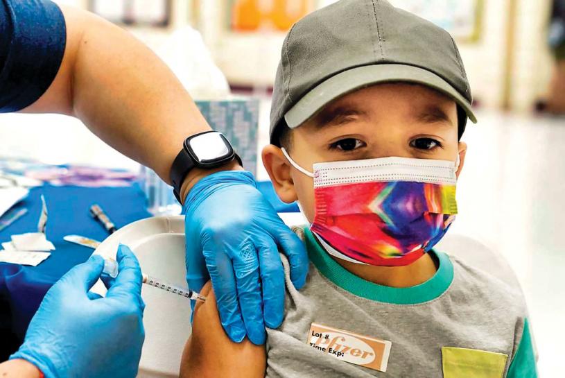 聯邦政府稱5歲至11歲兒童第二劑疫苗到貨。星報資料圖片