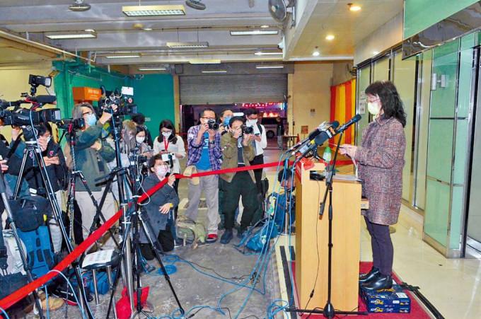 總幹事蘇淑賢透露再有四名職員涉案已報警處理。