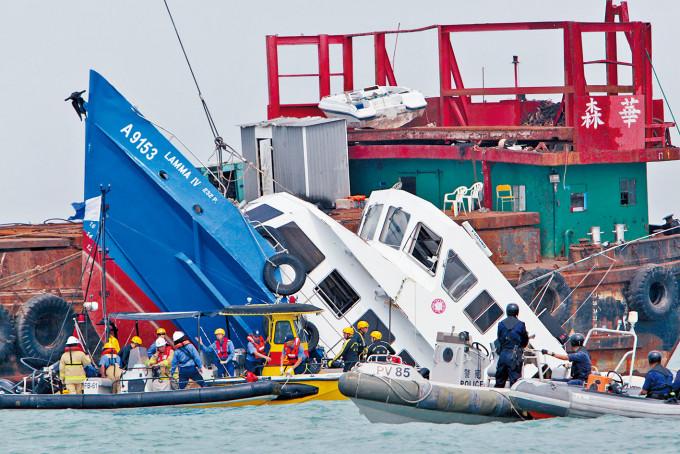 南丫海難釀成三十九人死亡，政府內部調查報告至今不公開。