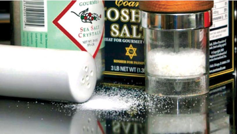 現代人每天的鹽攝入量很容易超標。加通社資料圖片