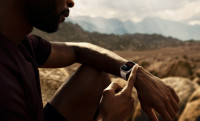 苹果广告用推销“恐惧” 隐喻Apple Watch救命好帮手