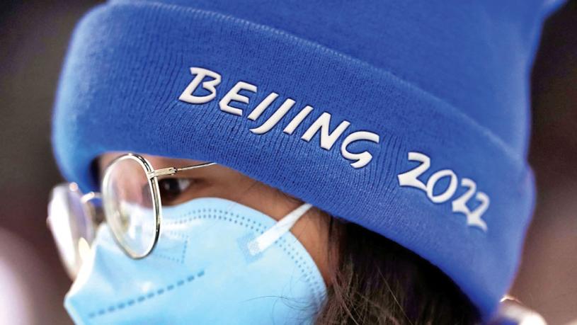 ■一名女子戴著北京冬奧的紀念帽。CTV