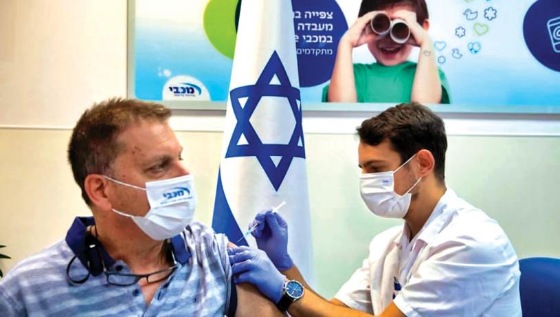 ■以色列現正為60歲以上國民打第四劑疫苗，該國最新研究指，接種後抗體增加5倍。 美聯社資料圖片