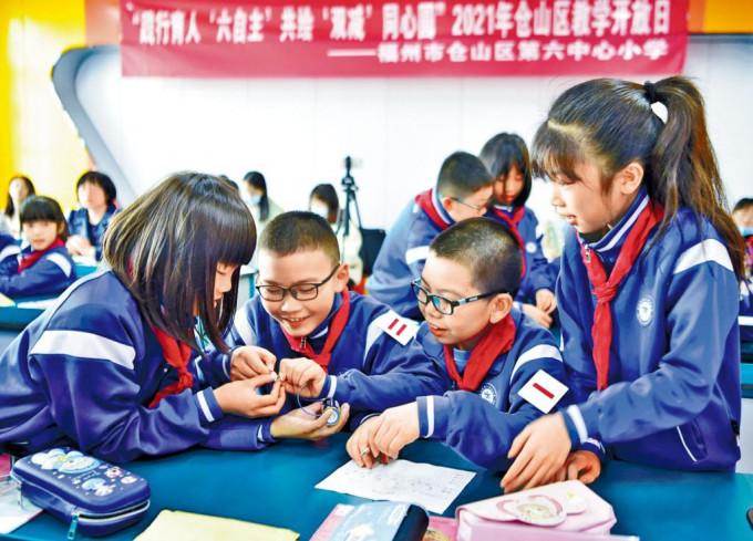 寒假將近，河南當局要求學生簽署教培承諾書。