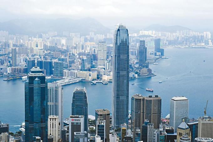 美银把香港2022年GDP增长预测，从2.4%下调至2.2%。