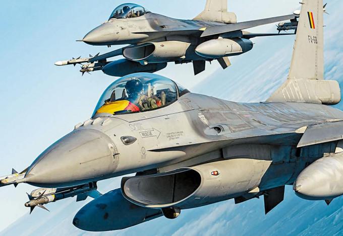 比利時F-16戰機周二在立陶宛上空，執行北約的波羅的海巡邏任務。　