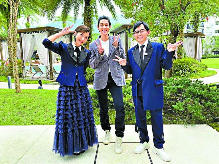 ■黃子佼（右）、Lulu邀請李
玉璽（中）擔任婚禮歌手。