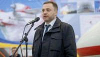 烏東錄近2千宗違停火規定 烏克蘭內政部長視察遭炮擊