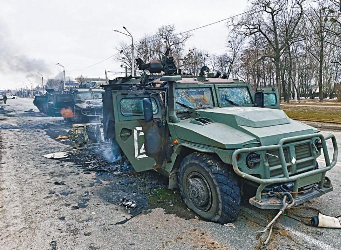 俄军一辆“猛虎”全地形轻装甲四轮车，在乌克兰第二大城哈尔科夫被摧毁。　