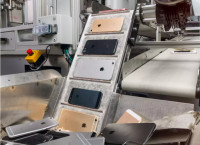 苹果每年拆解120万部二手iPhone    机器人Daisy可辨23款型号