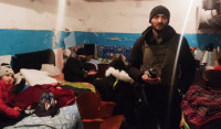 乌克兰裔加汉万里回家助乡里逃难   砲轰连绵粮水不足被困危城