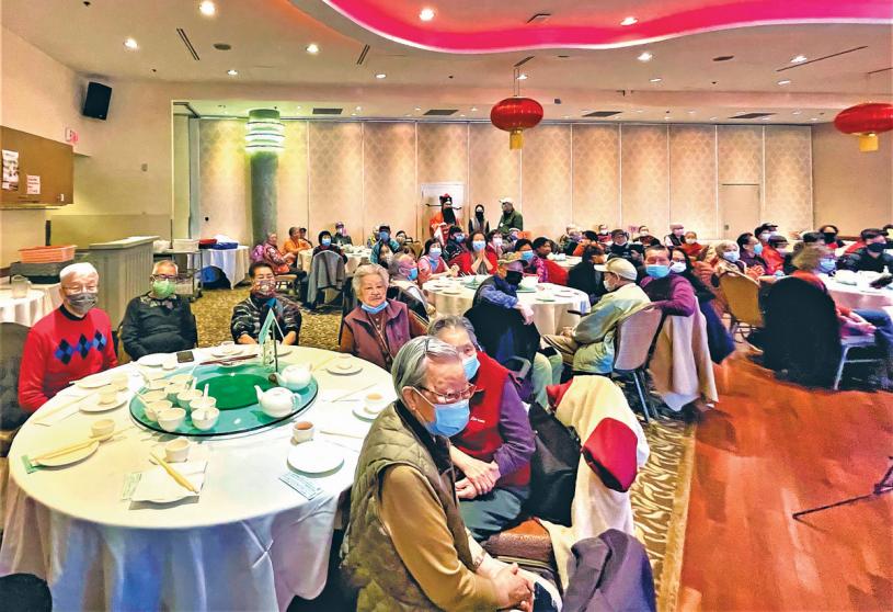■逾百名長者參與佳頤中心舉辦的新春午宴。