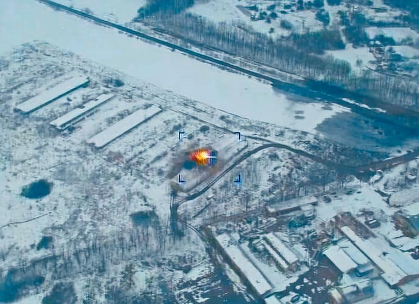 ■俄羅斯高超音速「匕首」導彈擊中烏克蘭西部一個大型地底軍火庫。  互聯網
