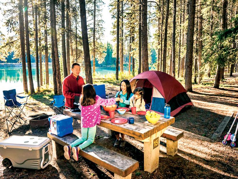 ■有調查錄得，逾六成加國露營愛好者已預訂今年旅程營地。加拿大公園局網站