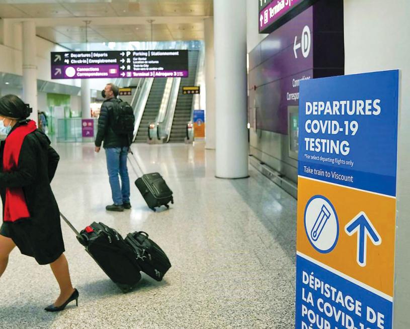 ■多個機場均會進行隨機的旅客病毒檢測。星報資料圖片