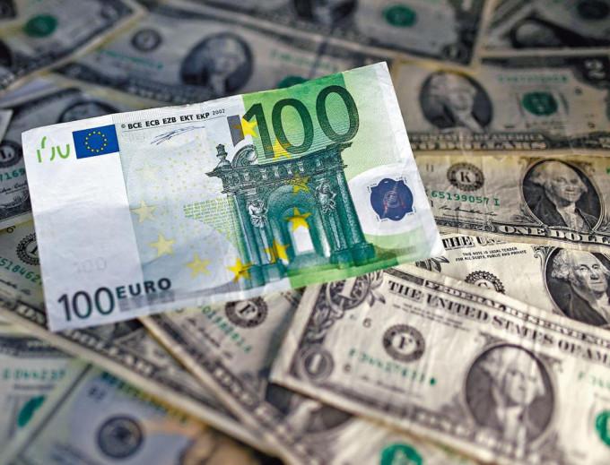 1個法幣穩定幣等於1個貨幣單位，每個穩定幣的存在，都有真實的法幣被存放在銀行帳戶中。