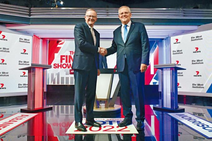 澳洲總理莫理森（右），與在野工黨領袖阿爾巴尼斯，早前舉行電視辯論。