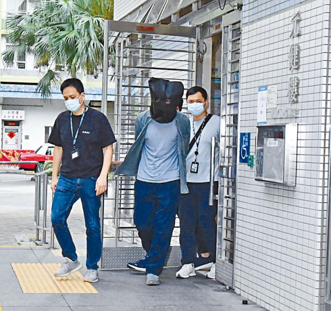 警方在元州邨元健楼拘捕疑人。