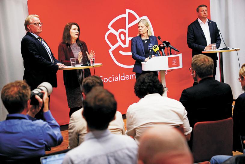 瑞典执政的社民党15日召开了关于该党表态支持加入北约决定的会议。路透社