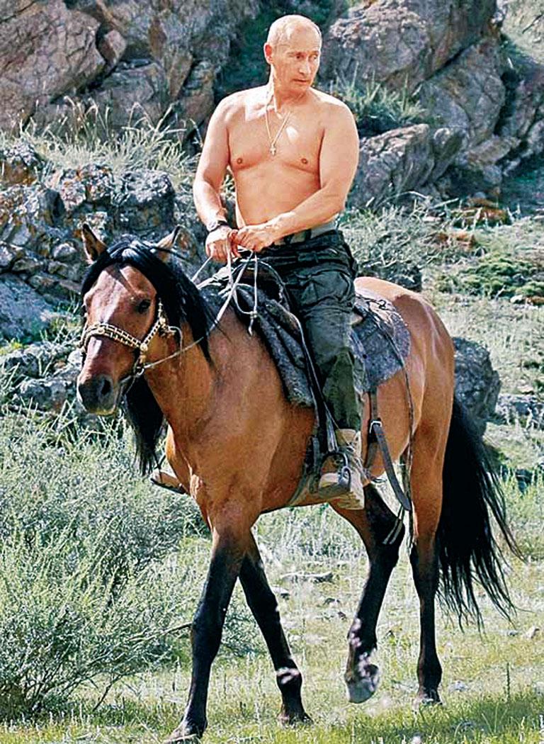 ■俄罗斯官方媒体，以前曾发布过普京的一幅骑马照，照片中可见普京赤膊上阵。网上图片