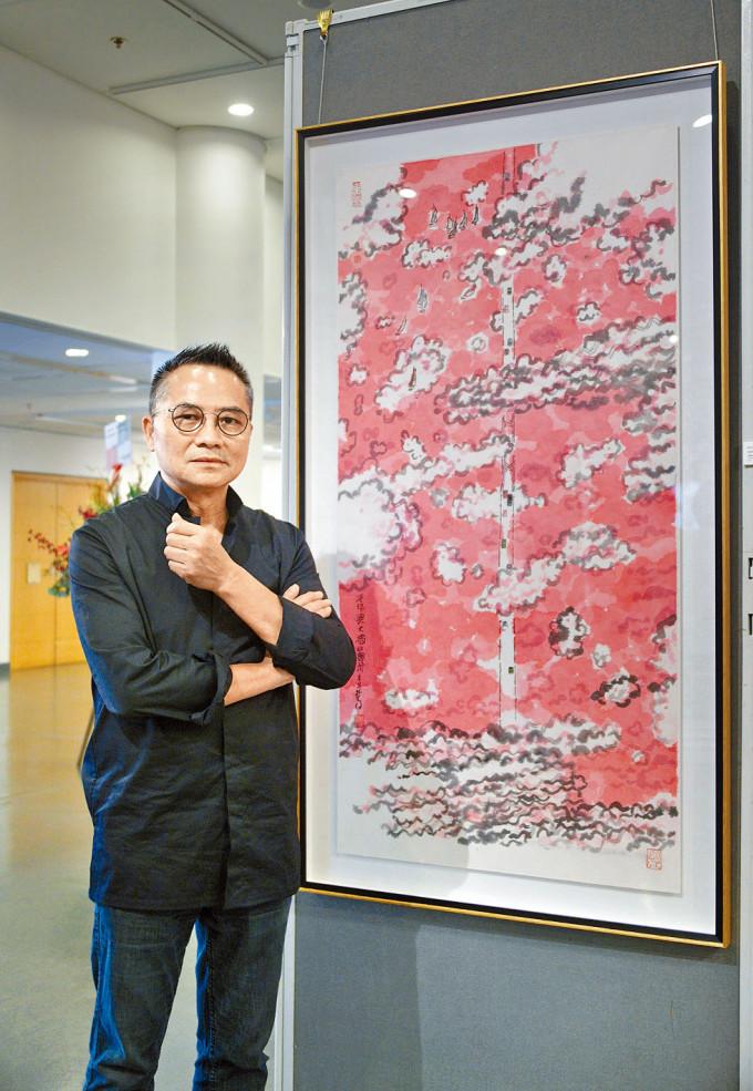 香港美協主席、當代著名彩墨畫家林天行在作品展中展出《港珠澳大橋的雲朵》系列的《走進大灣區》畫作。