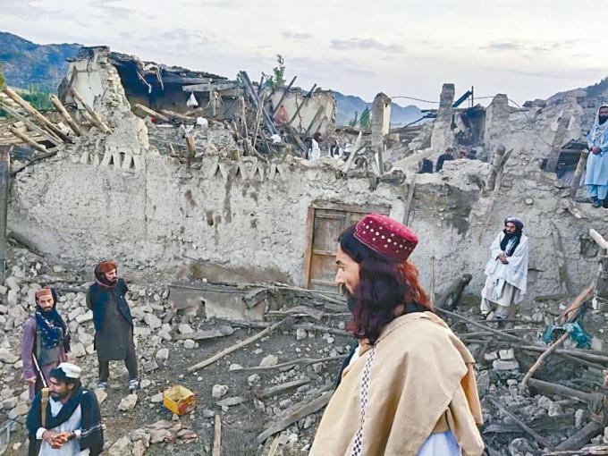 阿富汗地震重災區帕克提卡省多間房屋倒塌。
