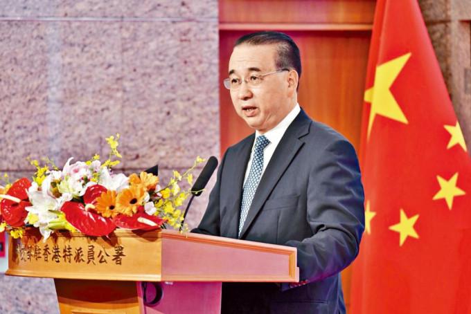 外交部特派员刘光源强调，习主席讲话郑重宣示了中央将长期坚持“一国两制”。