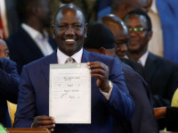 肯亞總統大選 現任副總統魯托爭議聲下當選
