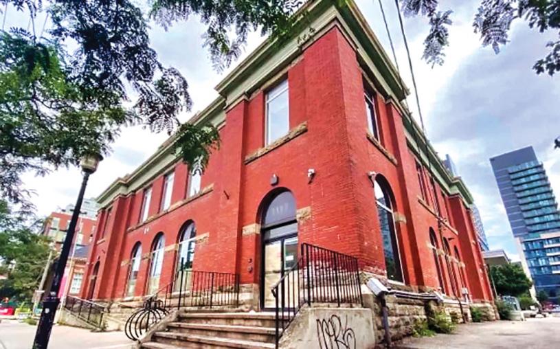 該幢已有119年歷史的加拿大郵政大樓，已經售出。   CBC 