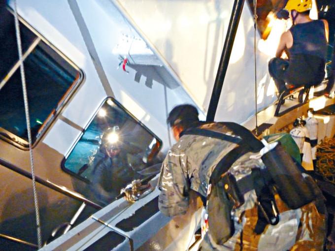 一二年的南丫海難發生後，當時身為飛虎隊潛水員的劉志君警司率先潛入「南丫IV號」搜救。
