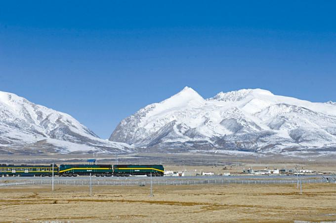 继青藏铁路后，中国拟建穿越喜马拉雅山的铁路，接连尼泊尔。