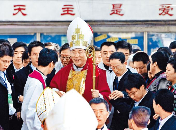 新任中国天主教爱国会主席李山，是教廷“认可”的中国主教。