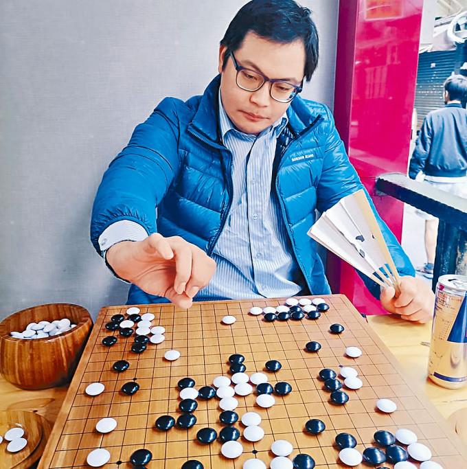 楊智淵喜愛圍棋和鑽研棋譜。