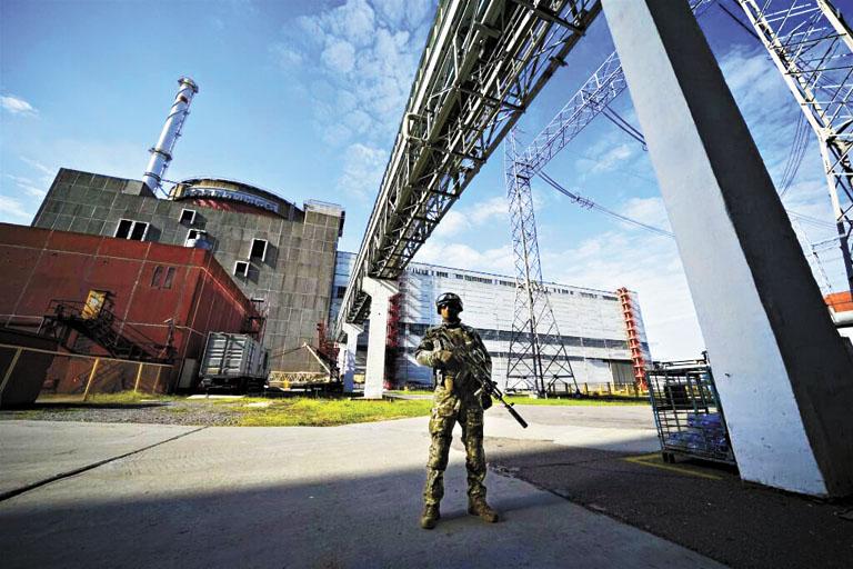 扎波罗热核电厂是全欧洲最大的核电厂，目前已落入俄军控制。路透社