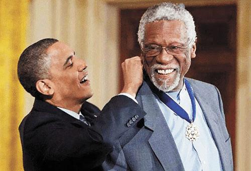 拉塞爾2011年被授總統自由勳章，以表彰他在民權運動中的成就。網上圖片