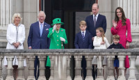 英国最新皇位继承顺位曝光 最细仅一岁