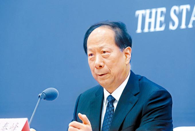 中国社科院院长石泰峰晋身政治局。
