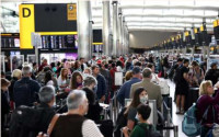 英机场边检人员圣诞罢工  30%航班取消