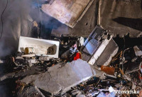 俄國巡航導彈襲擊烏克蘭公寓至30死  女子呆坐高樓瓦礫未知父母生死