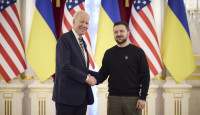 拜登突訪基輔與澤連斯基並肩對談 加碼軍援烏克蘭5億美元