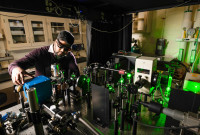美科學界熱議「革命性」室溫超導材料