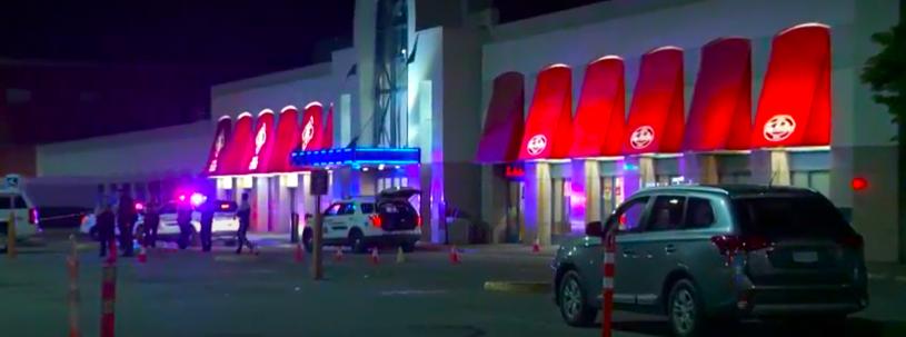 槍擊案當時在列治文的購物中心門外發生。Global News視頻截圖
