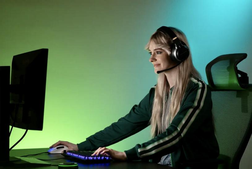 科技生活| 新遊戲耳機Stealth Pro  ANC降噪音達25分貝