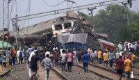 印度3火车相撞│官员爆料：肇祸因电子讯号系统有关
